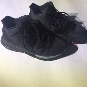 Nike Kyrie 5 Men’s Size 9